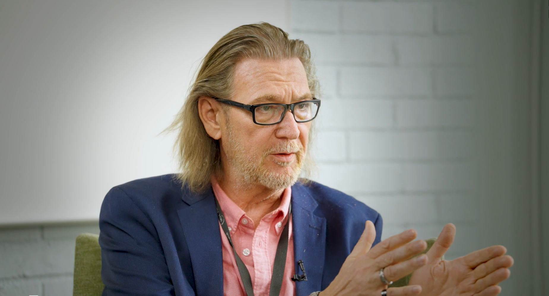 Matteus Maria Furemalm är ett av två huvudskyddsombud på Kronofogden.